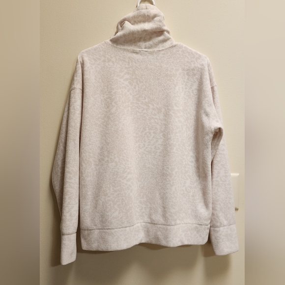 Old Navy Active Leopard Print Plush Fleece Pullover Cowl Neck Sweatshirt Size L - Picture 2 of 7